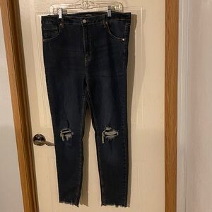 Nwt Wild Fable size 16 dark distressed skinny jeans raw hem